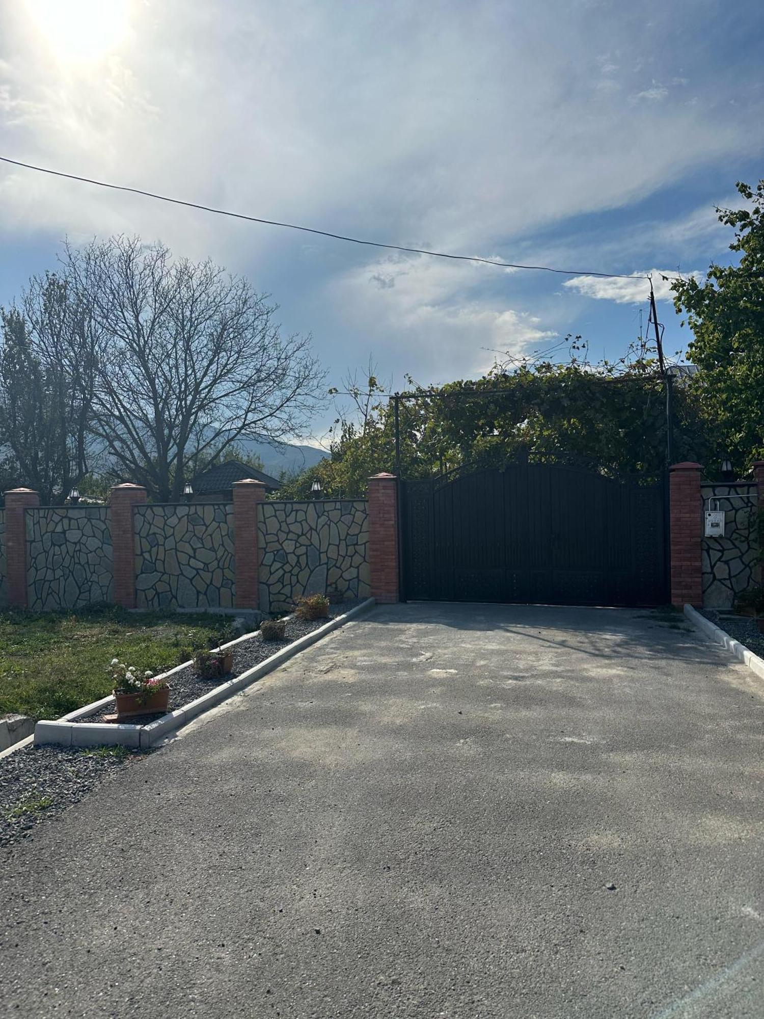 Ekas Rosengarten Gori Bagian luar foto